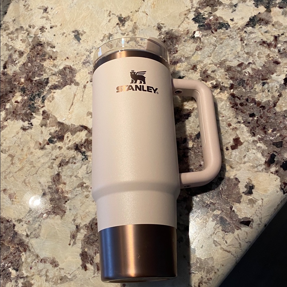 Stanley Cup Pink Rose Gold Gilded Sugar Quencher Flowstate